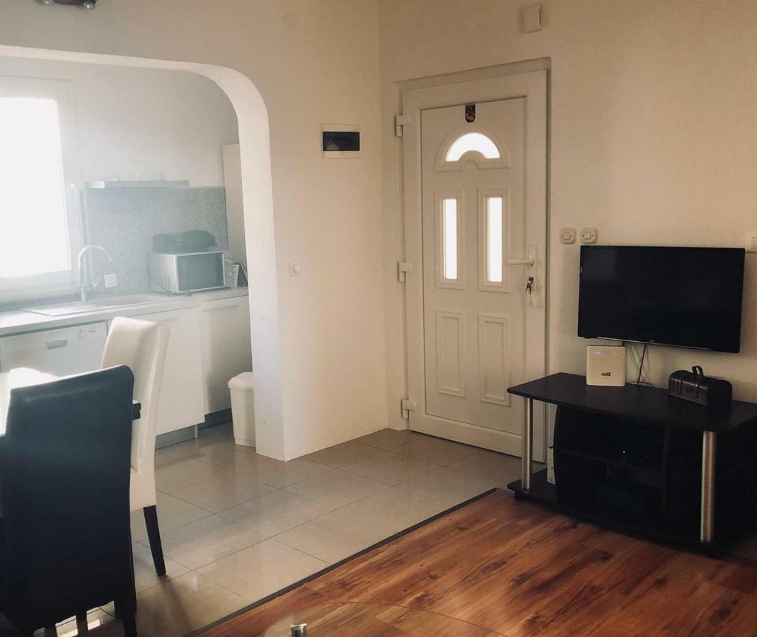 Apartman Stevic Pisak Exteriér fotografie